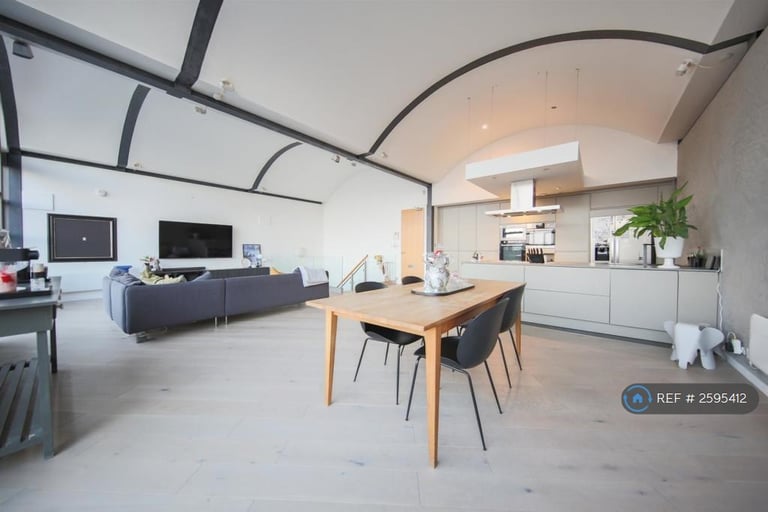 2 bedroom flat in Church Street, Manchester, M4 (2 bed) (#2595412)