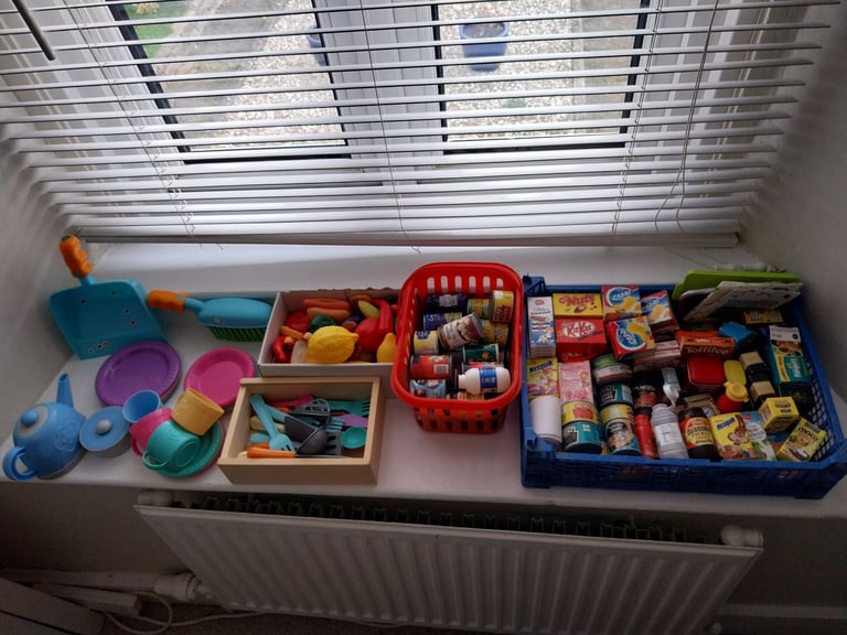 Wooden Toy cooker with large bundle of accessoriess