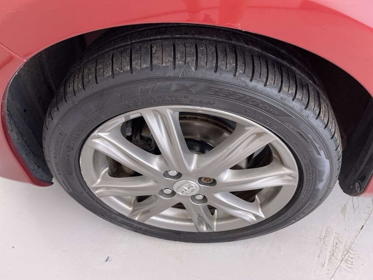 2012 Toyota Yaris 1.3 Yaris SR VVT-i 5dr Hatchback Petrol Manual