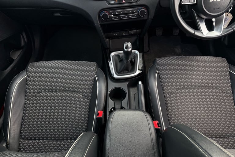 2023 Kia Ceed 1.5T GDi ISG 3 5dr Hatchback PETROL Manual