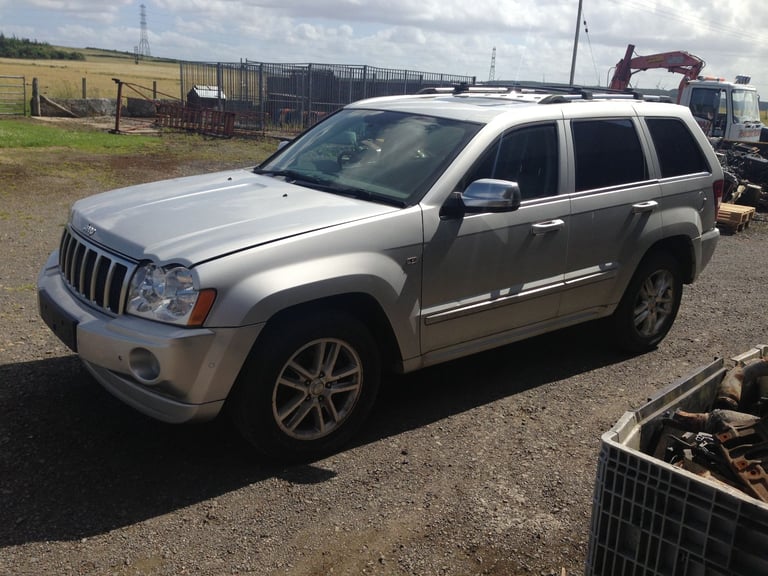 BREAKING OR SELL COMPLETE V6 DIESEL AUTO JEEP UNMARKED. 4X4 DRIVES SUPERB