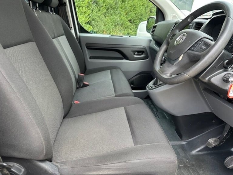 2022 Vauxhall Vivaro 2900 1.5TD Dynamic LWB L2 100PS Medium Van Diesel Manual