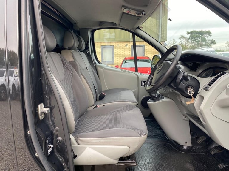 2010 Vauxhall Vivaro 2.0 CDTi Sportive FWD L1 4dr PANEL VAN Diesel Manual