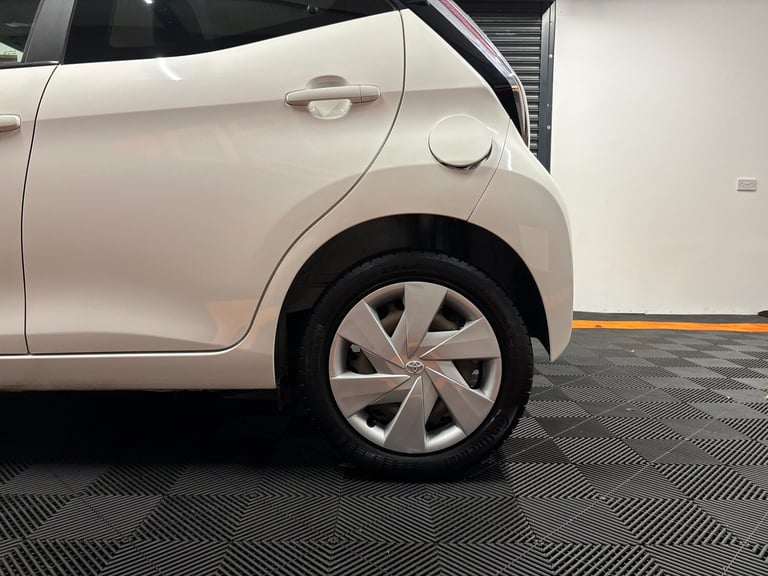 2018 Toyota AYGO 1.0 VVT-i X-Play 5dr HATCHBACK Petrol Manual