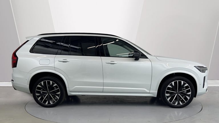 2025 Volvo XC90 Ultra, T8 AWD Plug-in hybrid, Dark, 7 Seats (BLIS, Panoramic Sunroof) Estate Petr...