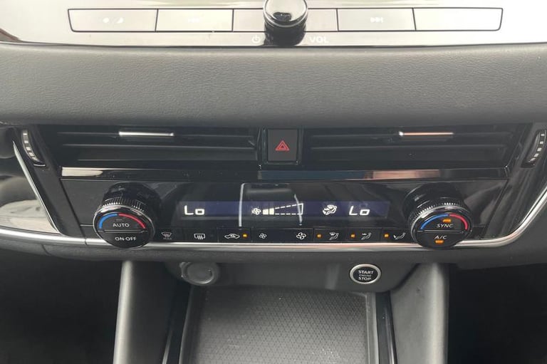 2022 Nissan Qashqai 1.3 DiG-T MH 158 N-Connecta 5dr Xtronic Automatic Hatchback Petrol Automatic