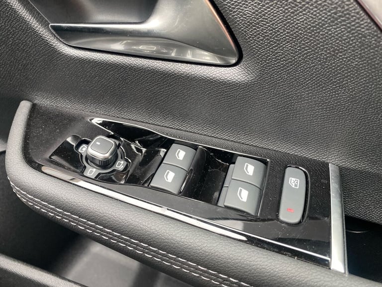 2025 Vauxhall Astra Astra 1.2 Turbo 130 Ultimate 5Dr Estate Estate Petrol Manual