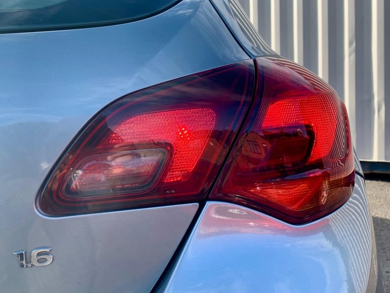 2016 Vauxhall Astra 1.6i SRi Euro 6 5dr HATCHBACK Petrol Manual