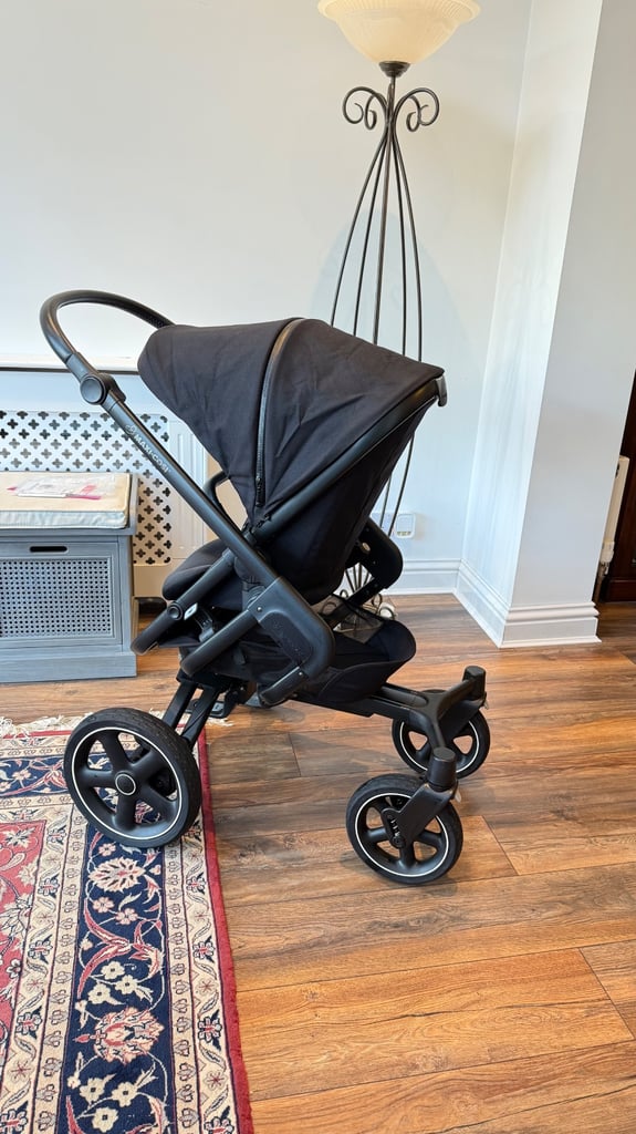 Maxi-Cosi Nova 4 wheel Pushchair - Nomad Black