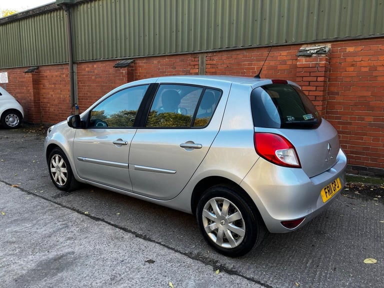 RENAULT CLIO 1.2 Expression Euro 5 5dr 2011