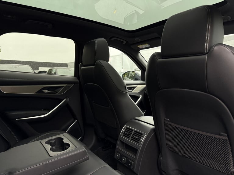 2024 Jaguar F-Pace 2.0 D200 MHEV R-Dynamic SE Black SUV 5dr Diesel Auto AWD Euro 6 (s/s) (204  ES...