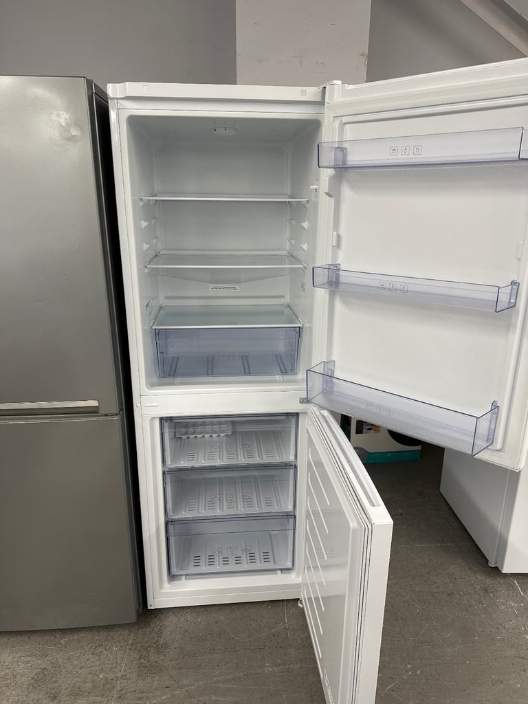 🚚SALE NOW ON🚚BEKO 50/50 FRIDGE FREEZER WITH WARRANTY 