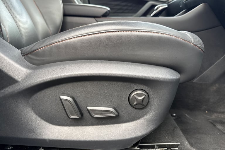 2025 MG MG HS 106287 Hatchback Petrol Automatic