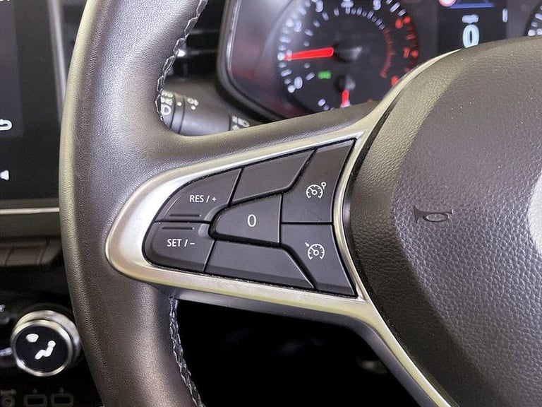 2022 Renault Clio 1.0 TCe Iconic Edition Euro 6 (s/s) 5dr Manual Hatchback Petrol Manual