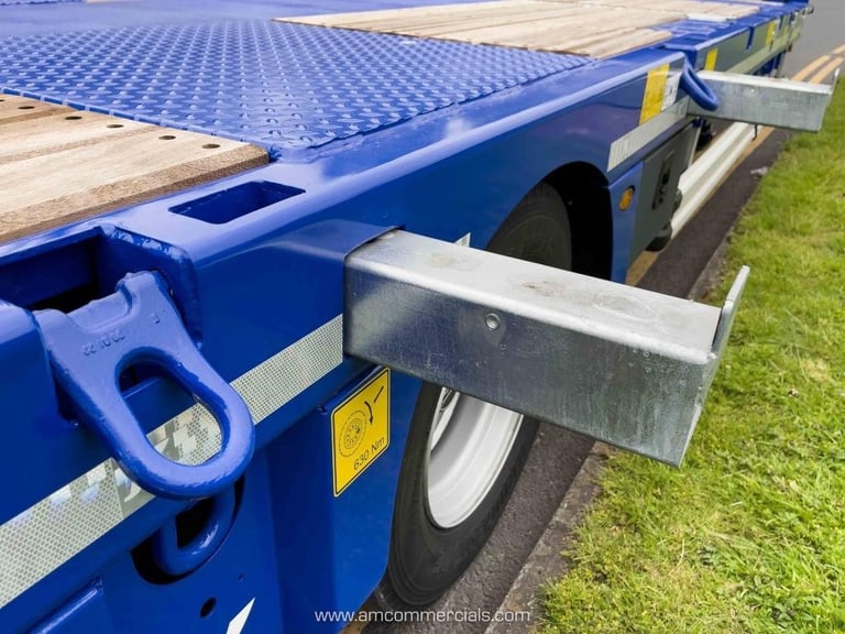 KASSBOHRER 3 AXLE EXTENDABLE LOW LOADER 52,800KG 