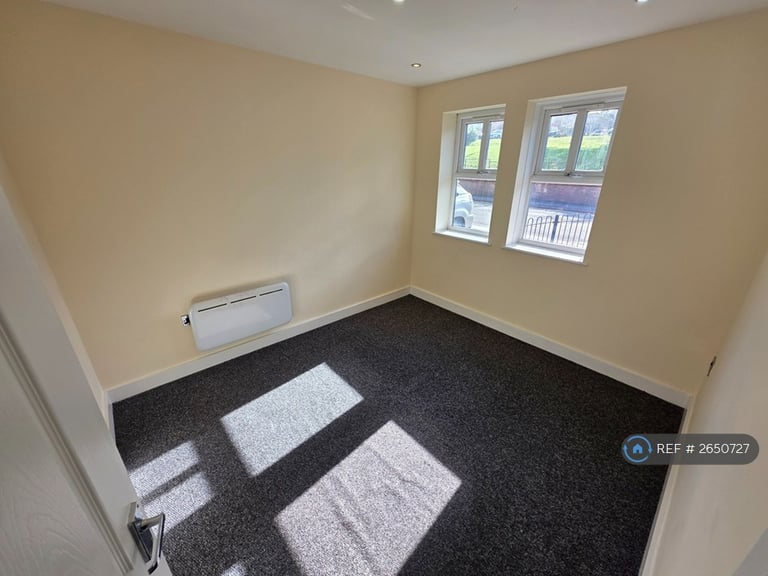 2 bedroom flat in King Edward Street, Normanton, WF6 (2 bed) (#2650727)