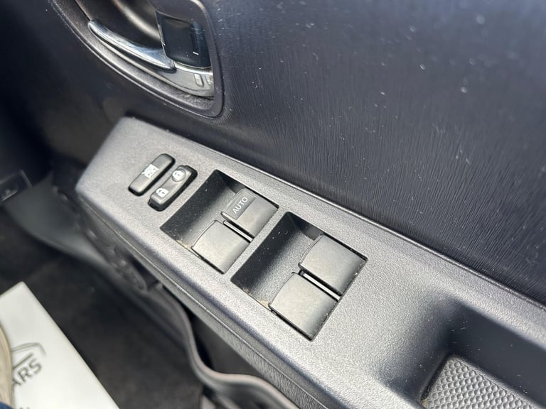 2011 Toyota Yaris 1.33 Dual VVT-i T Spirit Euro 5 5dr HATCHBACK Petrol Manual