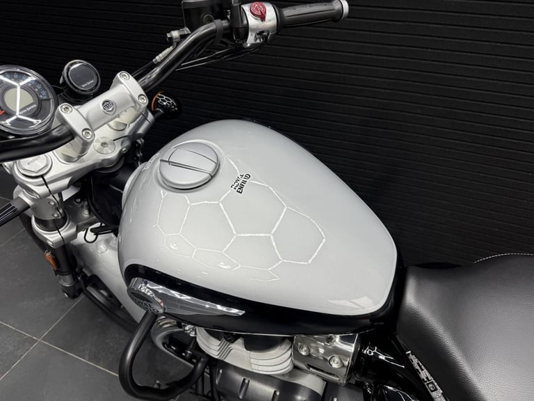 ROYAL ENFIELD SUPER METEOR 650 2023