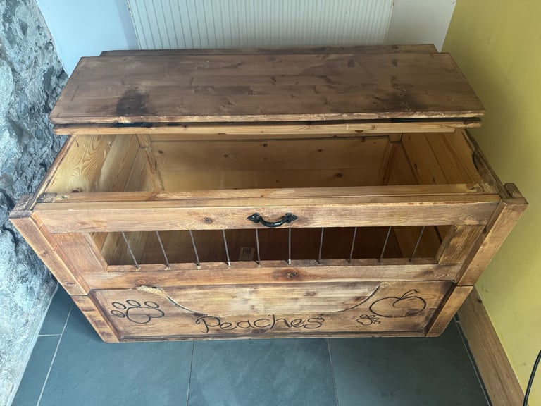 EXTRA LARGE SOLID WOOD HANDMADE DOG BED 