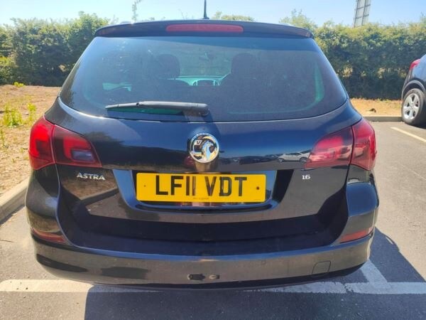 2011 Vauxhall Astra 1.6i 16V SRi 5dr ESTATE Petrol Manual