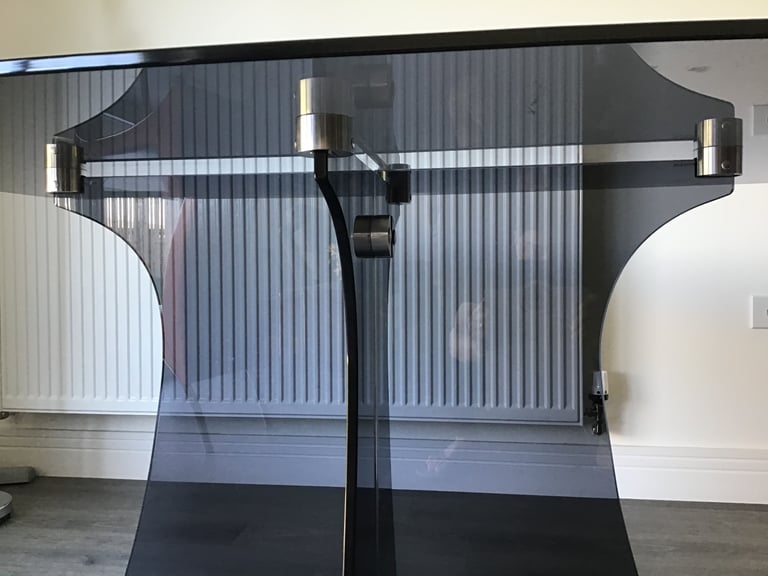 Dining table for sale