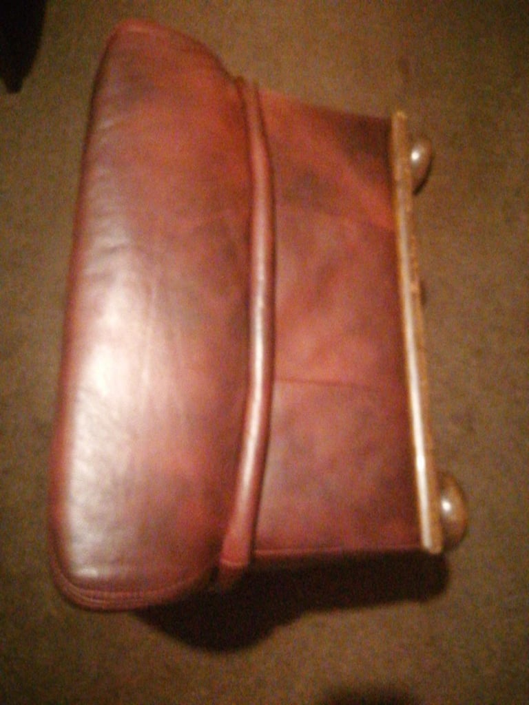 AS NEW SQUARE LEATHER LOOK PUFFA