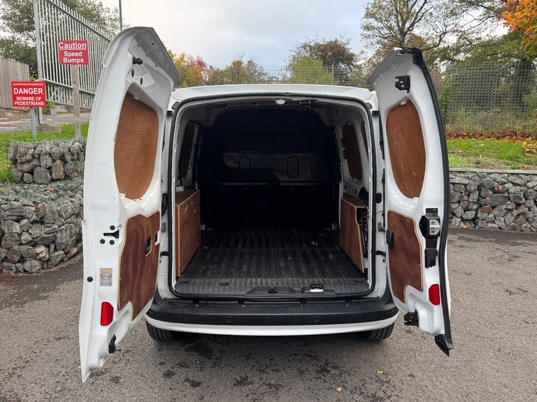 2021 Nissan NV250 1.5 dCi Tekna L1 Euro 6 4dr PANEL VAN Diesel Manual