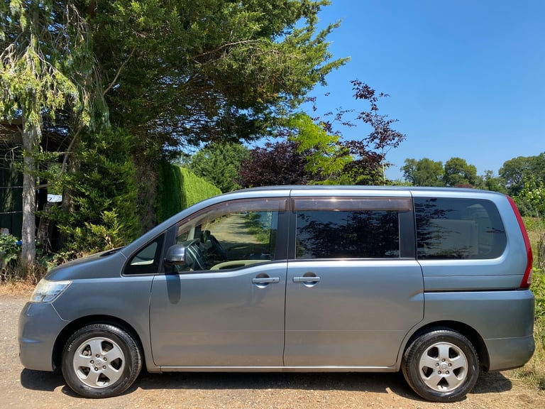 2008 Nissan Serena 2.0 VVI-T PETROL 8 SEATS MPV Petrol