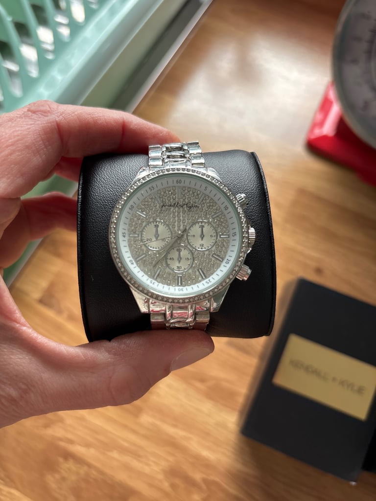 BRAND NEW WOMENS WATCH £5 BARGAIN