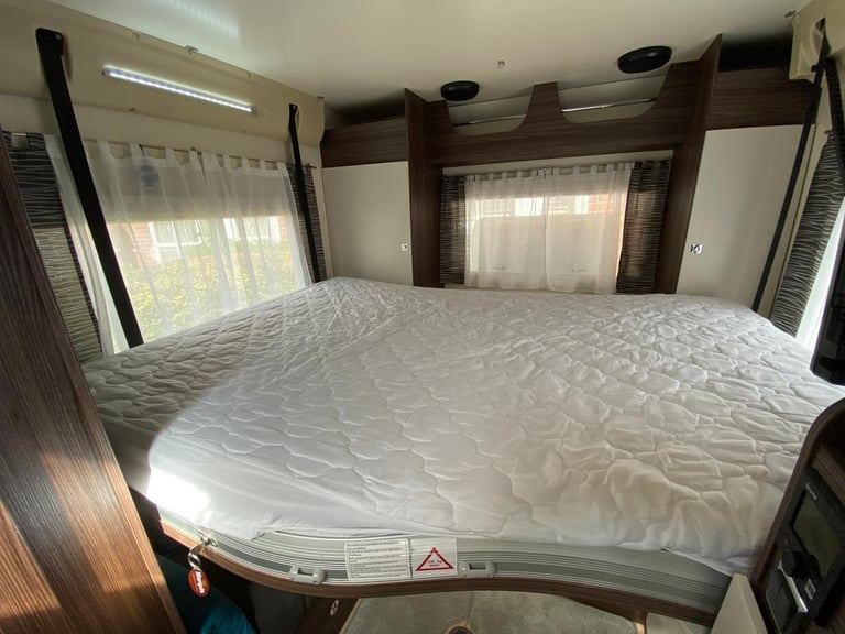BENIMAR MILEO 282 - REAR LOUNGE - DROP DOWN BEDS - LEVELLERS - WIFI - HAB AIRCON