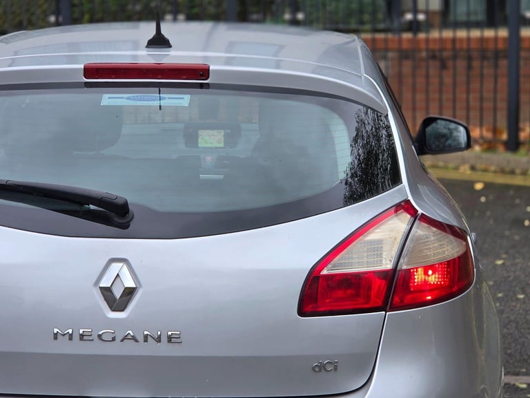 2011 Renault Megane 1.5 dCi Dynamique TomTom Euro 5 5dr HATCHBACK Diesel Manual