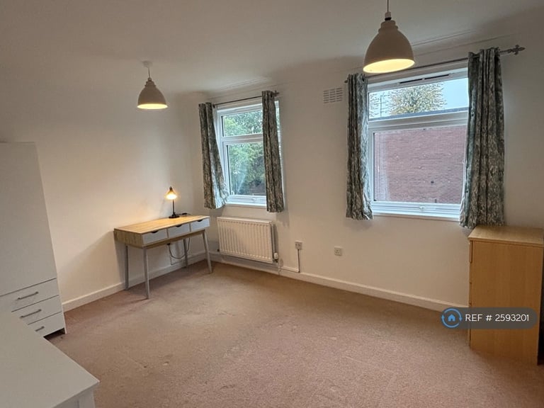 2 bedroom flat in Verdala Park, Liverpool, L18 (2 bed) (#2593201)