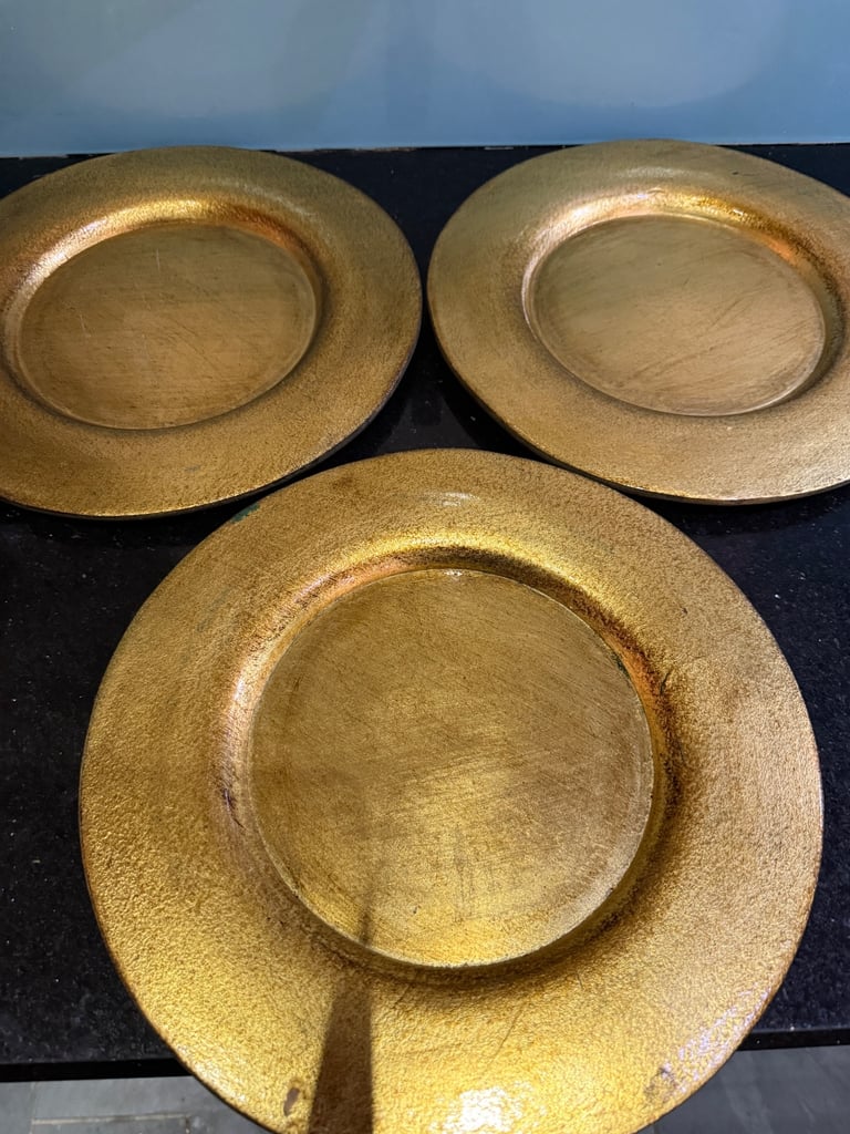 Gold covered wooden plate chargers 32cm 