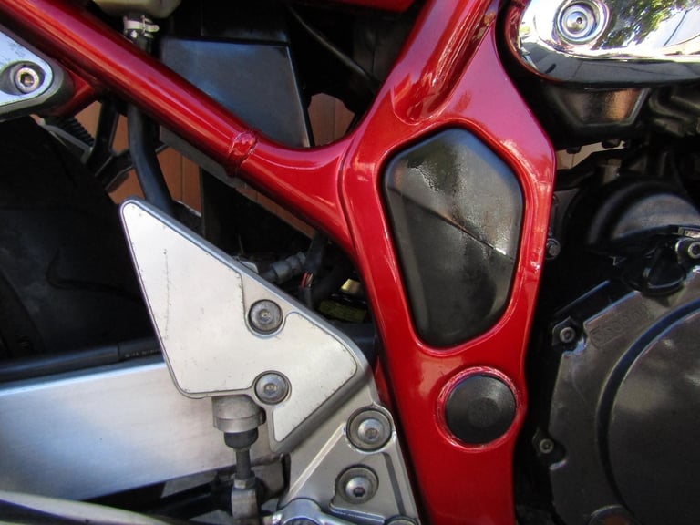 SUZUKI BANDIT GSF 1200 * 9238 MILES * 3 FORMER KEEPERS * ONE YEARS MOT * READ*