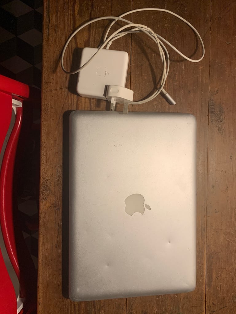 image for MacBook Pro spare or repair with charger 