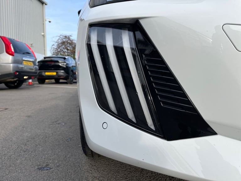  Peugeot E 208 50kwh Allure Hatchback 5dr Electric Auto 7.4kw Charger 136 Ps