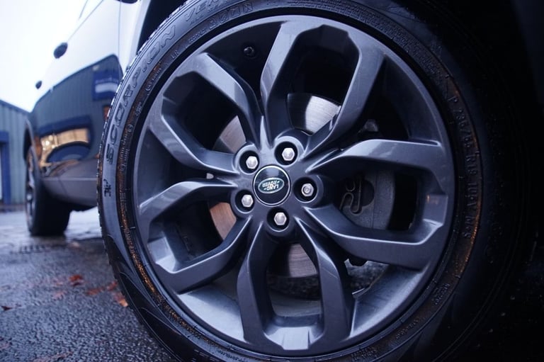 2019 Land Rover Discovery Sport 2.0 TD4 Landmark SUV 5dr Diesel Auto 4WD Euro 6 (s/s) (180 ps) ES...