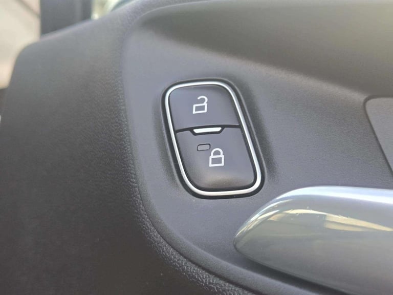 2017 Ford Fiesta 1.1 Ti-VCT Zetec Euro 6 (s/s) 3dr HATCHBACK Petrol Manual