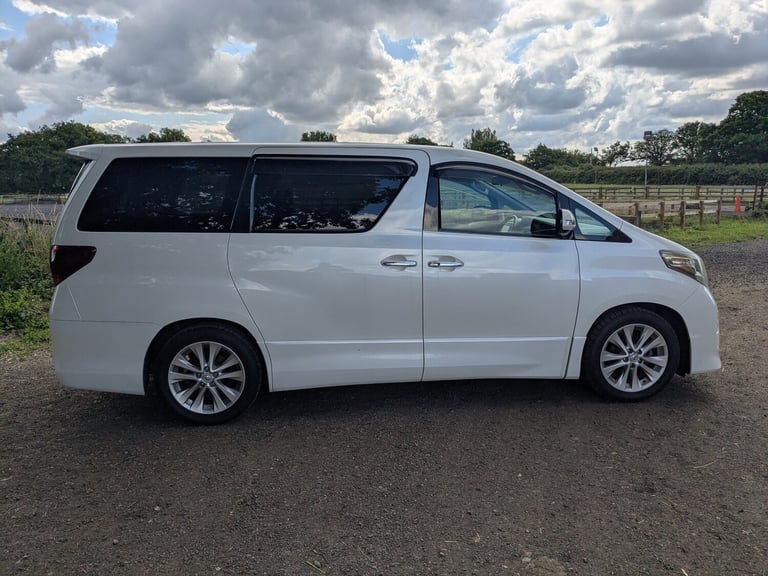 2008 Toyota Alphard 3.5 V6 twin sunroofs cruise control  Petrol