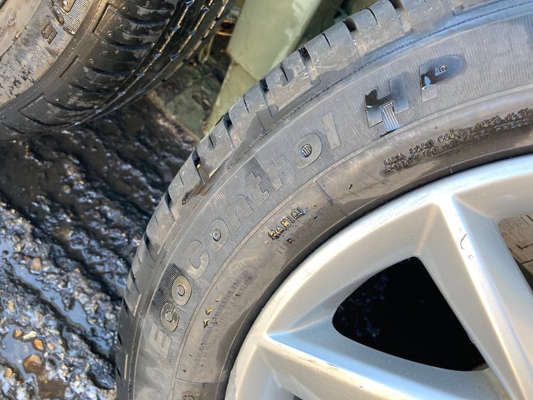 Seat Ibiza Alloy Wheels With Nearly New  185/60/15 Fulda Tyres. 6jx15 6J0601025m