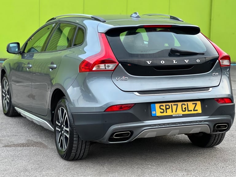 2017 Volvo V40 D2 [120] Cross Country Nav Plus 5dr HATCHBACK Diesel Manual
