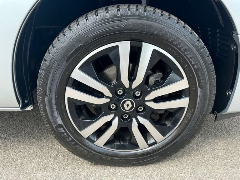 2023 Renault Trafic 2.0 dCi Blue 28 Sport+ Panel Van 5dr Diesel EDC SWB Euro 6 (s/s) (170 ps) PAN...