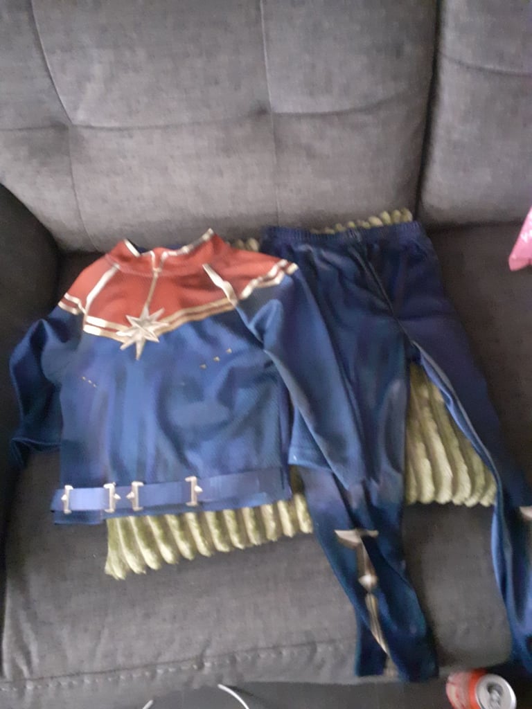Captain marvel costume 