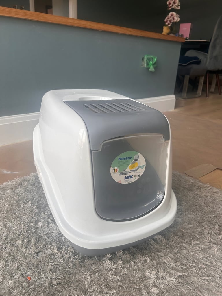 Cat litter box