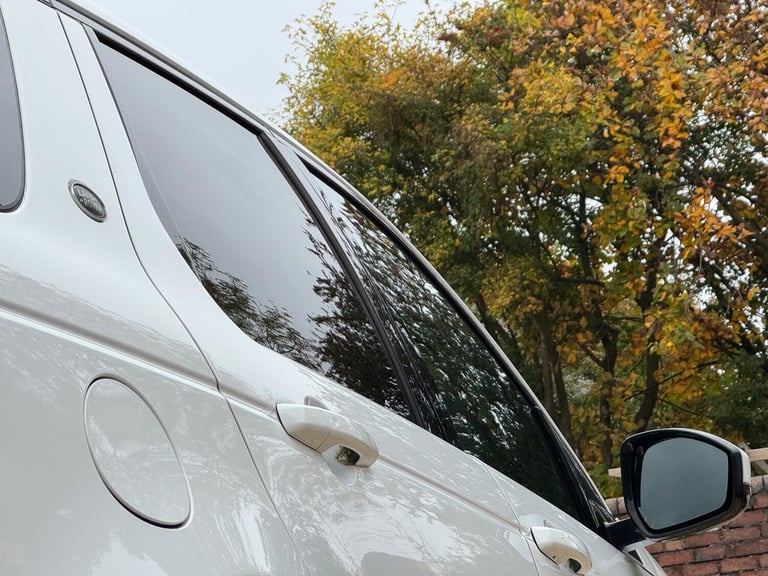 2017 Land Rover Discovery Sport 2.0 TD4 SE Tech 4WD Euro 6 (s/s) 5dr ESTATE Diesel Manual