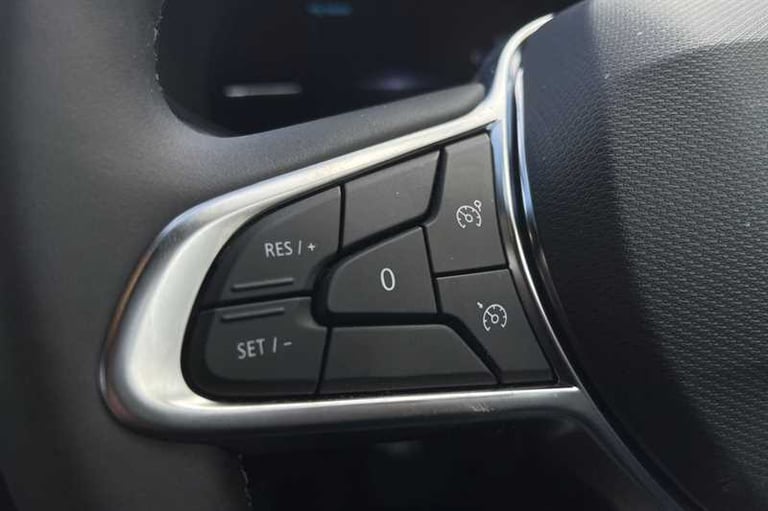 2025 Renault Clio 1.6 E-TECH techno Hatchback 5dr Petrol Hybrid Auto Euro 6 (s/s) (145 ps) Hatchb...