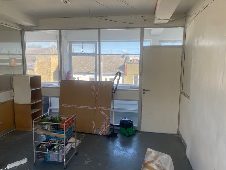 Great Artist Studio approx 220sqft to let