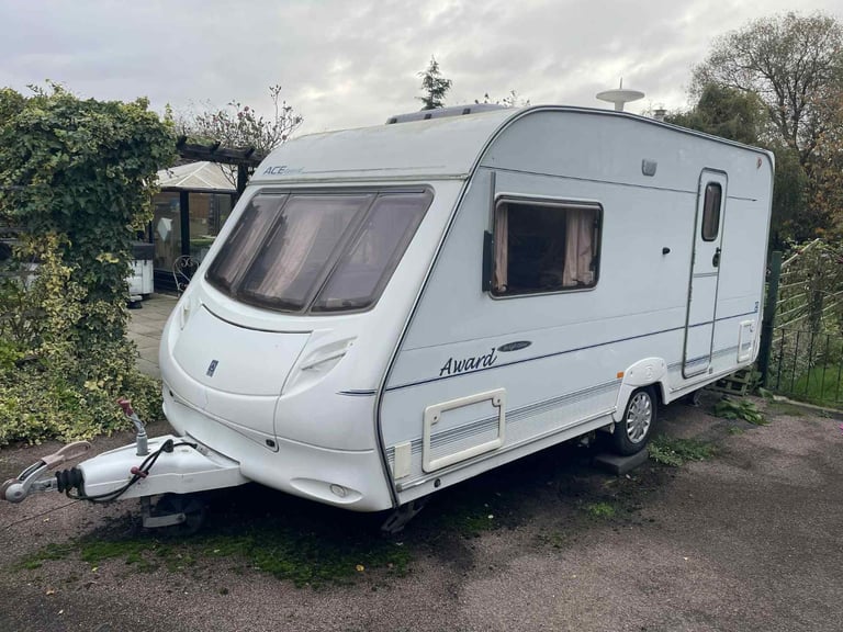 2004 Swift Ace Award Brightstar 2 Berth Large End Bathroom  Motor Mover & Awning.