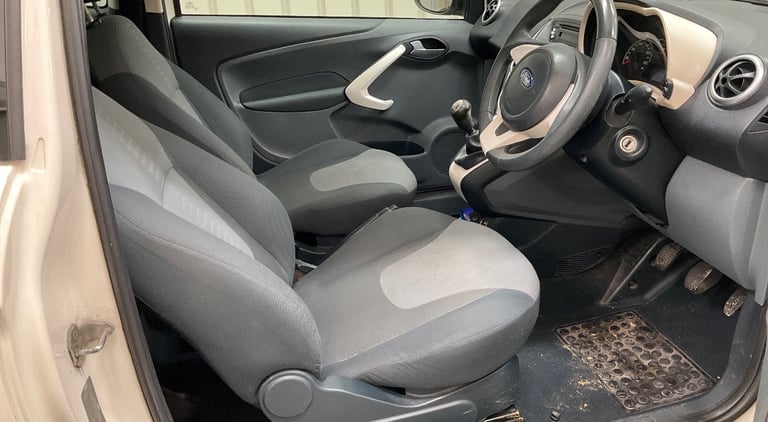 Ford KA - READ DESCRIPTION IN PHOTOS