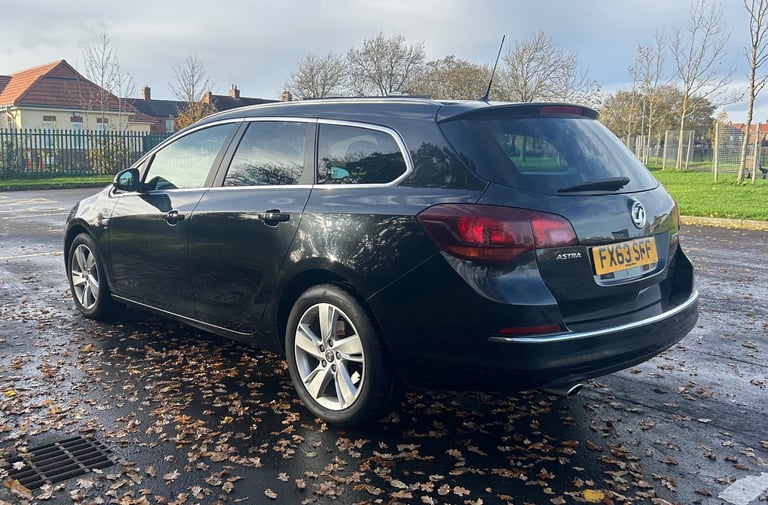 Vauxhall, ASTRA, Hatchback, 2013, Manual, 1956 (cc), 5 doors